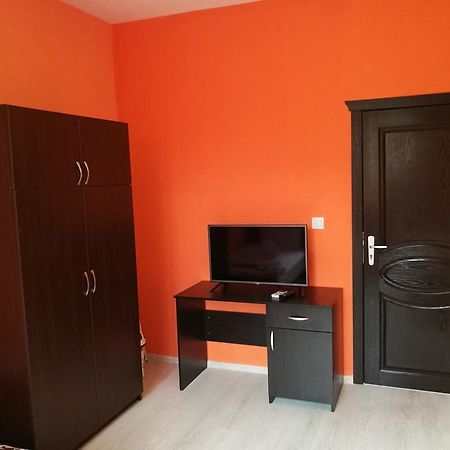 Guest House Karaulanov Elhovo  Экстерьер фото