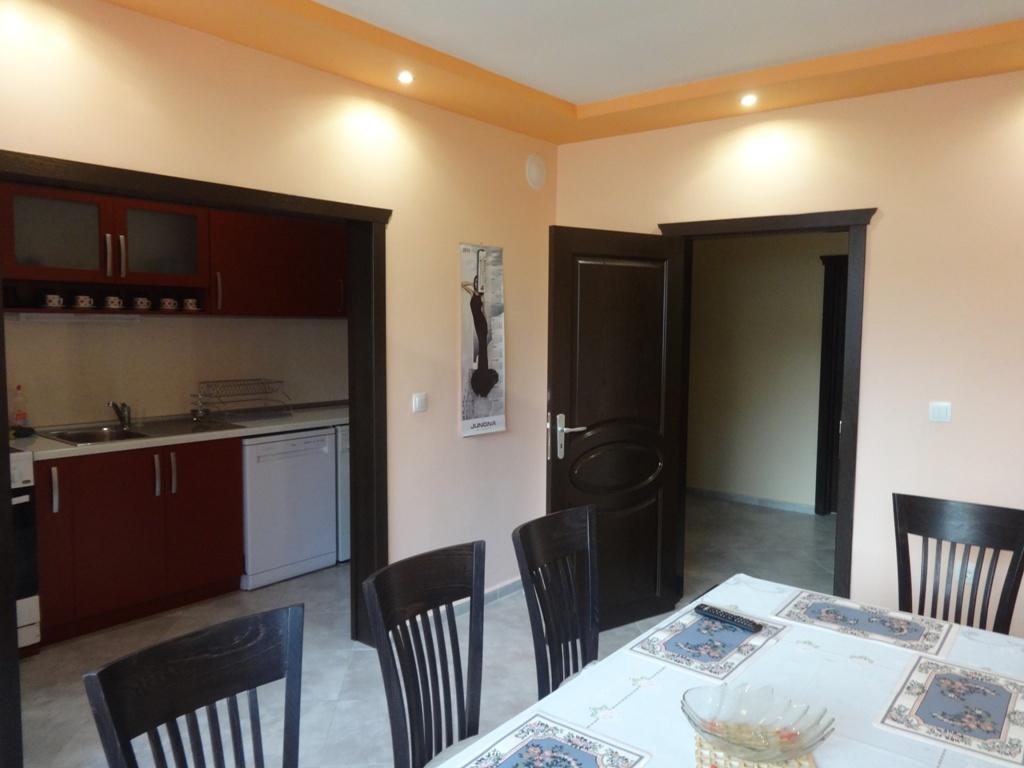 Guest House Karaulanov Elhovo  Экстерьер фото